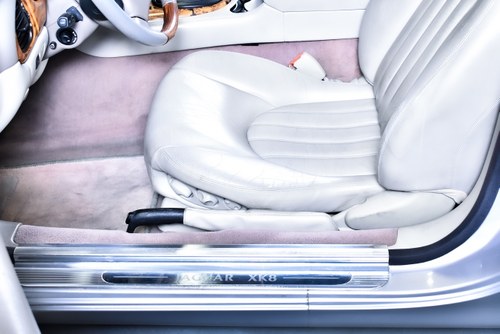 2002 Jaguar XK8 Convertible 4,0L V8 à vendre (picture 38 of 102)