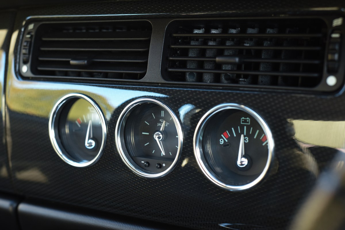 2005 Jaguar XK 4.2S White Badge Till salu via auktion