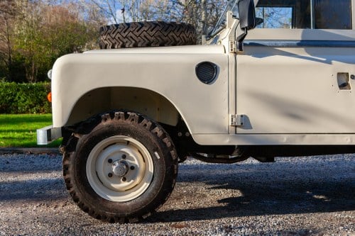 1975 Land Rover Series III 109" In vendita (immagine 115 di 229)