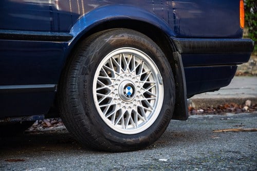 1993 BMW 320i Convertible (E30) à venda (imagem 18 de 155)