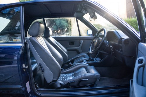 1993 BMW 320i Convertible (E30) à venda (imagem 25 de 155)