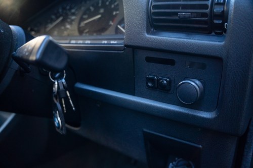 1993 BMW 320i Convertible (E30) à venda (imagem 37 de 155)