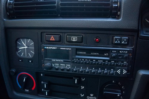 1993 BMW 320i Convertible (E30) à venda (imagem 58 de 155)