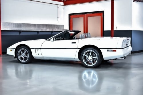 1990 Chevrolet Corvette C4 Convertible 350CI V8 In vendita (immagine 15 di 77)