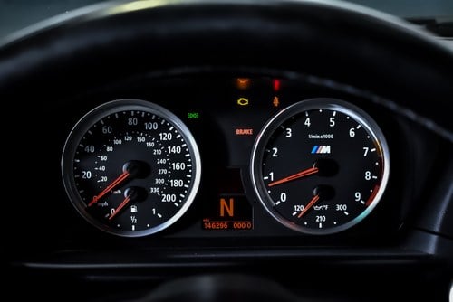 2008 BMW M5 Sedan 5,0L V10 à venda (imagem 37 de 96)