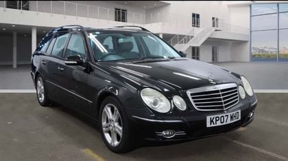 Mercedes E Class W211