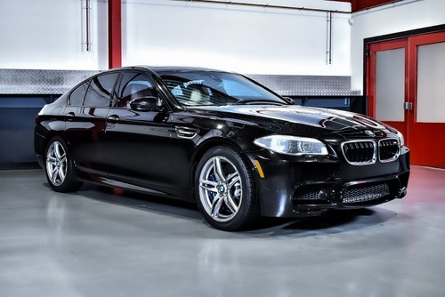2014 BMW M5 Sedan 4,4L V8 à vendre (picture 1 of 113)