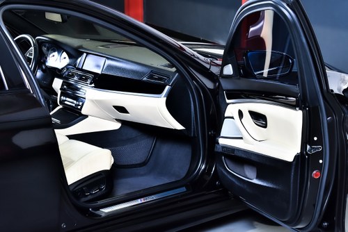 2014 BMW M5 Sedan 4,4L V8 à vendre (picture 40 of 113)