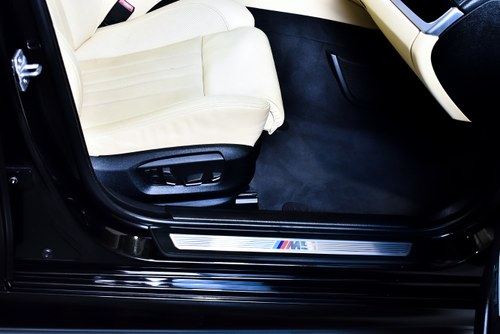 2014 BMW M5 Sedan 4,4L V8 à vendre (picture 42 of 113)