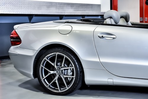 2005 Mercedes-Benz R230 SL600 'Sunroof' Convertible 5,5L V12 "Lorinser" For Sale (picture 59 of 115)