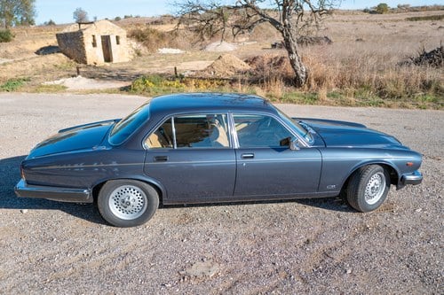 1986 Jaguar XJ12 Series 3 LHD For Sale (picture 15 of 104)