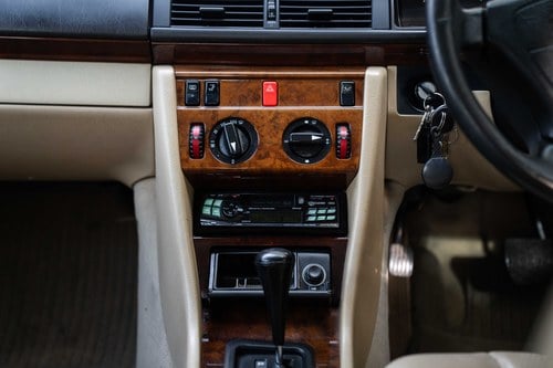 1994 Mercedes-Benz W124 E280 For Sale (picture 14 of 150)