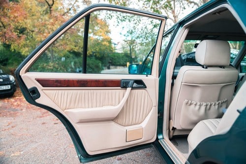 1994 Mercedes-Benz W124 E280 For Sale (picture 18 of 150)