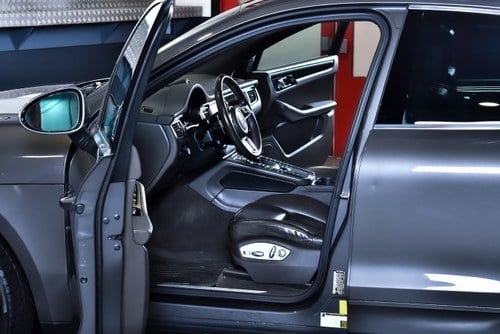 2016 Porsche Macan S 3,0L Twin Turbo V6 à venda (imagem 26 de 117)