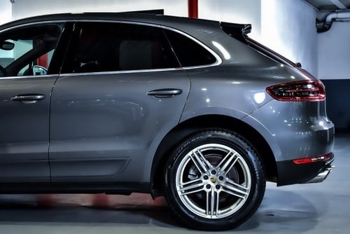 2016 Porsche Macan S 3,0L Twin Turbo V6 à venda (imagem 63 de 117)