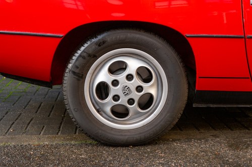 1986 Porsche 924 S zum Verkauf (Bild 56 von 127)