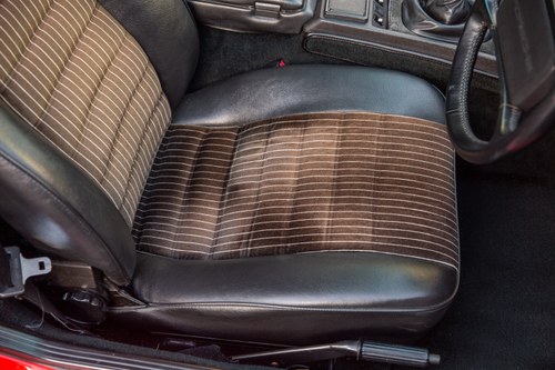 1986 Porsche 924 S zum Verkauf (Bild 18 von 127)