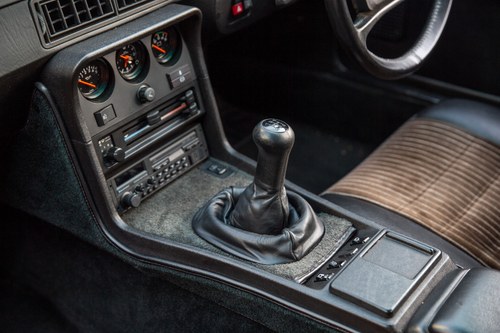 1986 Porsche 924 S zum Verkauf (Bild 30 von 127)