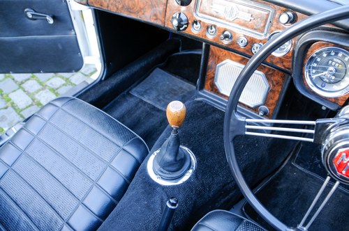 1969 MGB Roadster For Sale (picture 21 of 153)