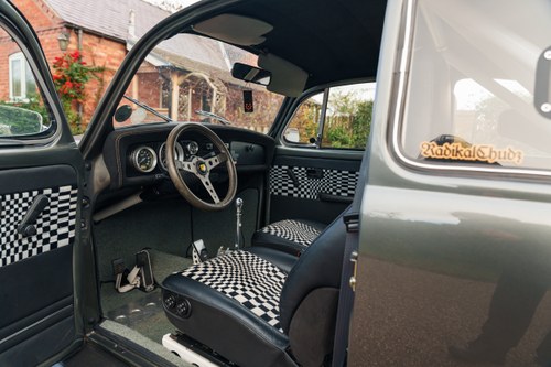 1982 Volkswagen Beetle Award-Winning Evaresto Build: ~180bhp/Air Ride In vendita (immagine 35 di 232)