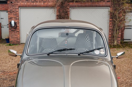 1982 Volkswagen Beetle Award-Winning Evaresto Build: ~180bhp/Air Ride In vendita (immagine 123 di 232)