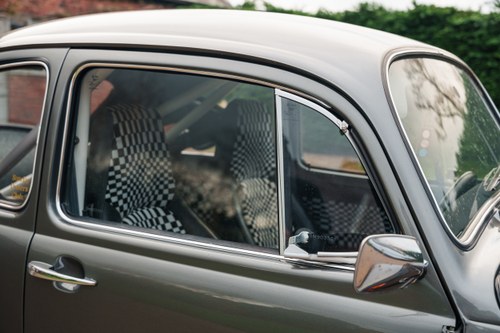 1982 Volkswagen Beetle Award-Winning Evaresto Build: ~180bhp/Air Ride In vendita (immagine 131 di 232)