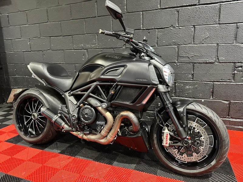 2016 Ducati 1200 Diavel