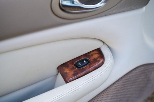 2000 Jaguar XKR In vendita (immagine 26 di 184)