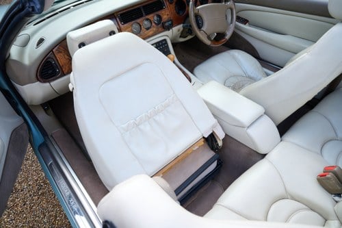 2000 Jaguar XKR In vendita (immagine 36 di 184)