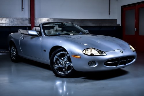 2002 Jaguar XK8 Convertible 4,0L V8 à vendre (picture 10 of 102)
