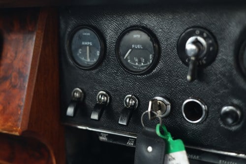 1968 Daimler 250 V8 à venda (imagem 45 de 293)