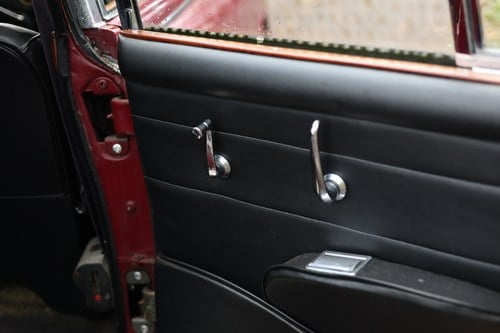 1968 Daimler 250 V8 à venda (imagem 48 de 293)