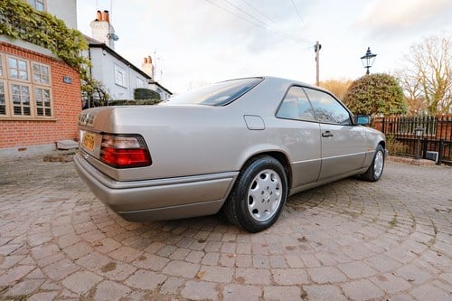 1995 Mercedes-Benz 320CE Coupe (W124) Te koop (foto 26 van 178)