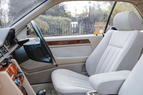 1995 Mercedes-Benz 320CE Coupe (W124) Te koop (foto 48 van 178)