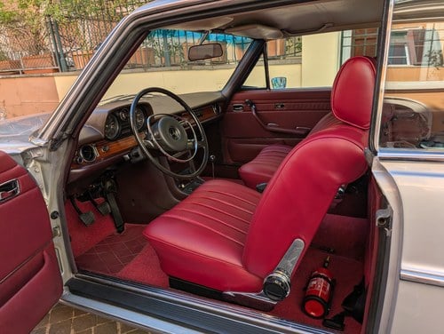 1969 Mercedes-Benz 250CE (W114) à vendre (picture 13 of 87)