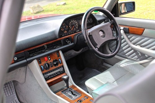 1991 Mercedes-Benz W126 300SE zum Verkauf (Bild 7 von 31)