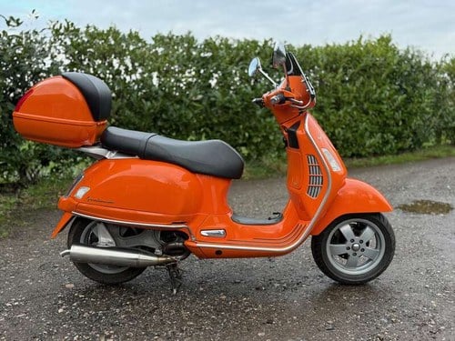 2004 PIAGGIO VESPA GT200L Vente aux enchères