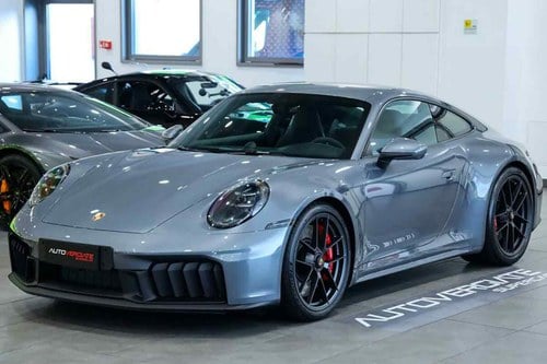 2025 Porsche 4GTS 992.2 À venda