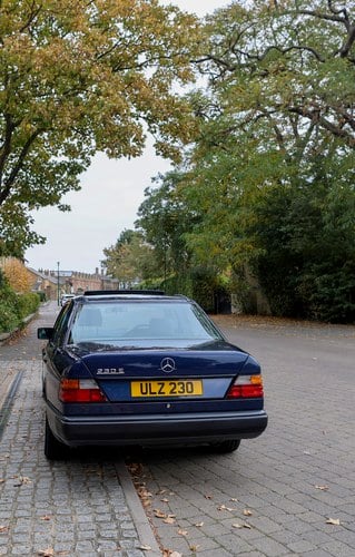 1989 Mercedes-Benz 230E (W124) à venda (imagem 17 de 75)