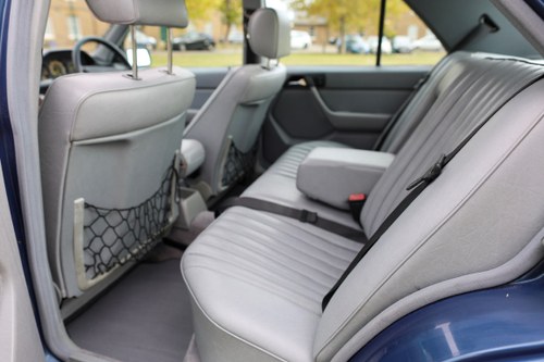 1989 Mercedes-Benz 230E (W124) à venda (imagem 16 de 75)