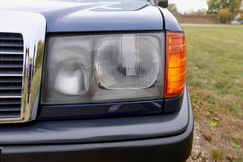 1989 Mercedes-Benz 230E (W124) à venda (imagem 53 de 75)