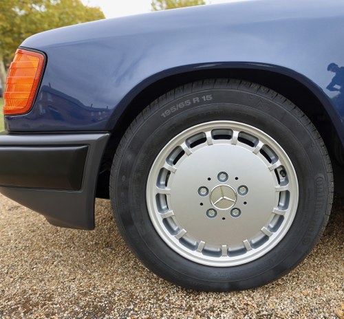 1989 Mercedes-Benz 230E (W124) à venda (imagem 65 de 75)