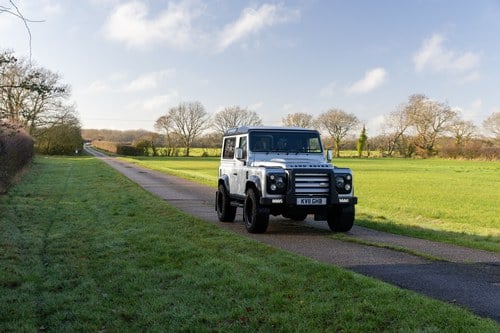 2011 Land Rover Defender 90 by Twisted In vendita (immagine 5 di 199)
