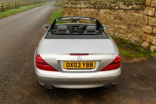 2003 Mercedes-Benz R230 SL500 à venda (imagem 8 de 253)