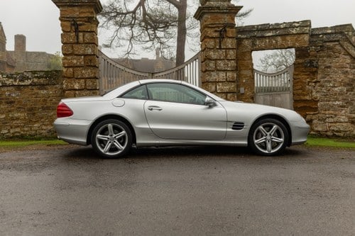2003 Mercedes-Benz R230 SL500 à venda (imagem 13 de 253)