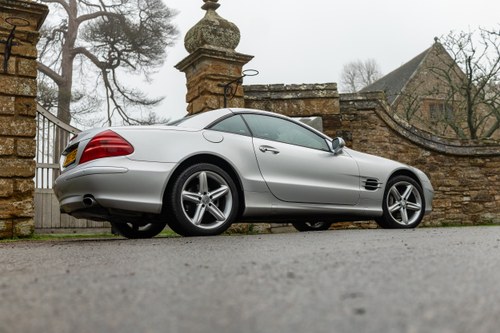 2003 Mercedes-Benz R230 SL500 à venda (imagem 24 de 253)
