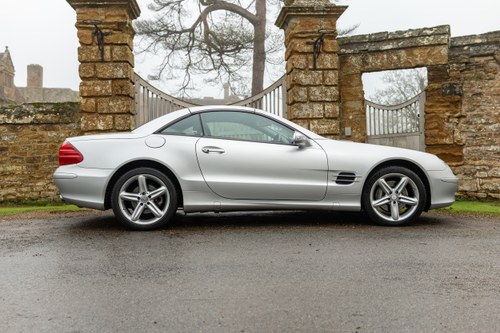 2003 Mercedes-Benz R230 SL500 à venda (imagem 25 de 253)