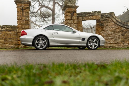2003 Mercedes-Benz R230 SL500 à venda (imagem 34 de 253)
