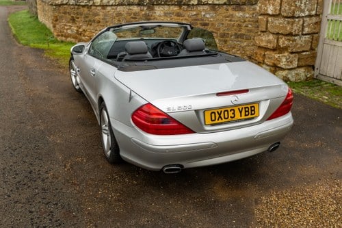 2003 Mercedes-Benz R230 SL500 à venda (imagem 11 de 253)