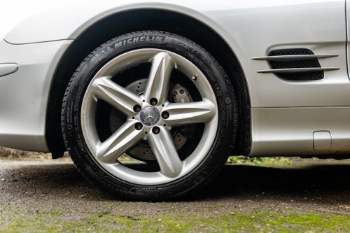 2003 Mercedes-Benz R230 SL500 à venda (imagem 39 de 253)